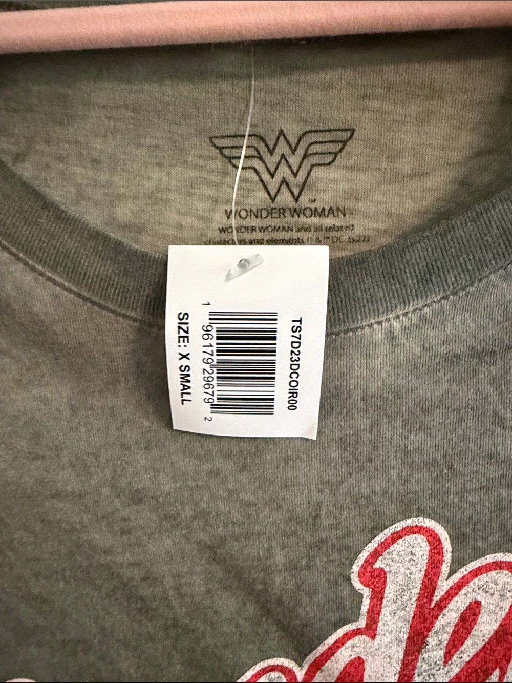 🫶🏼3 for $12!!🫶🏼Wonder Woman Olive Graphic Tee - Short Sleeve Top - Picture 2 of 3
